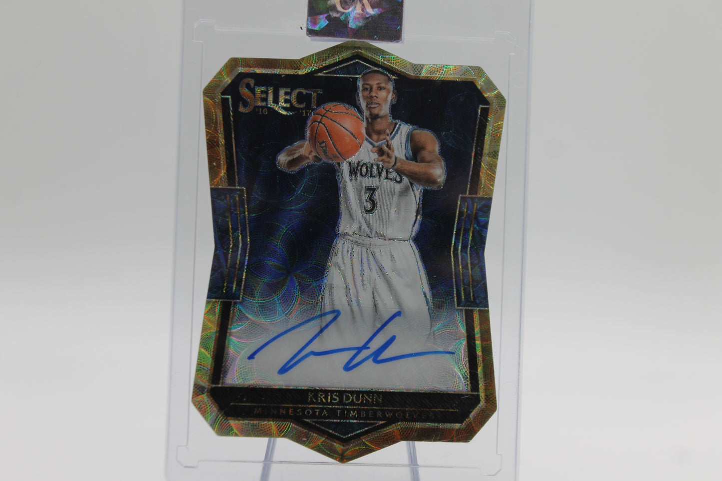 2016/17 KRIS DUNN DIE-CUT GOLD SCOPE AUTOGRAPH /49